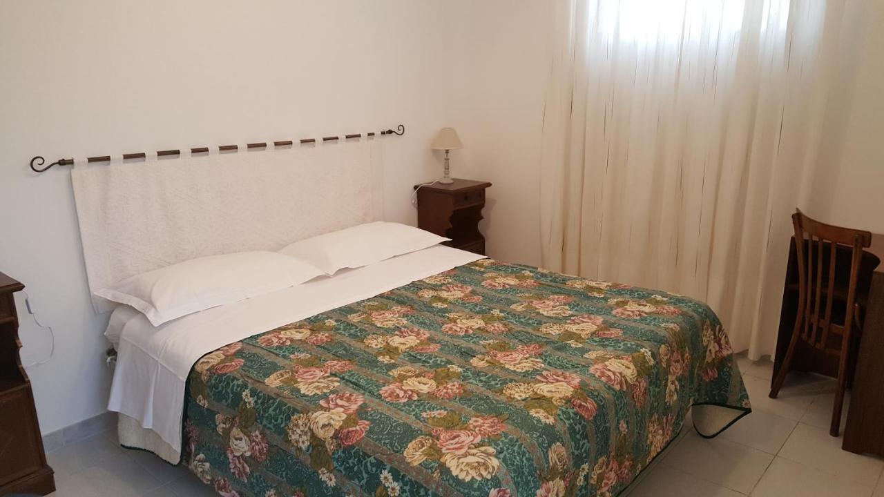 Il Giardino Del Nespolo Bed & Breakfast Alghero Bagian luar foto