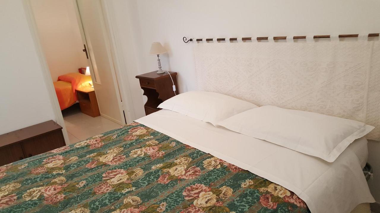 Il Giardino Del Nespolo Bed & Breakfast Alghero Bagian luar foto