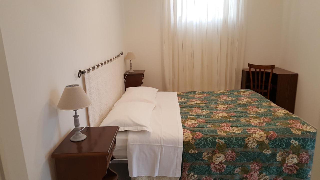 Il Giardino Del Nespolo Bed & Breakfast Alghero Bagian luar foto